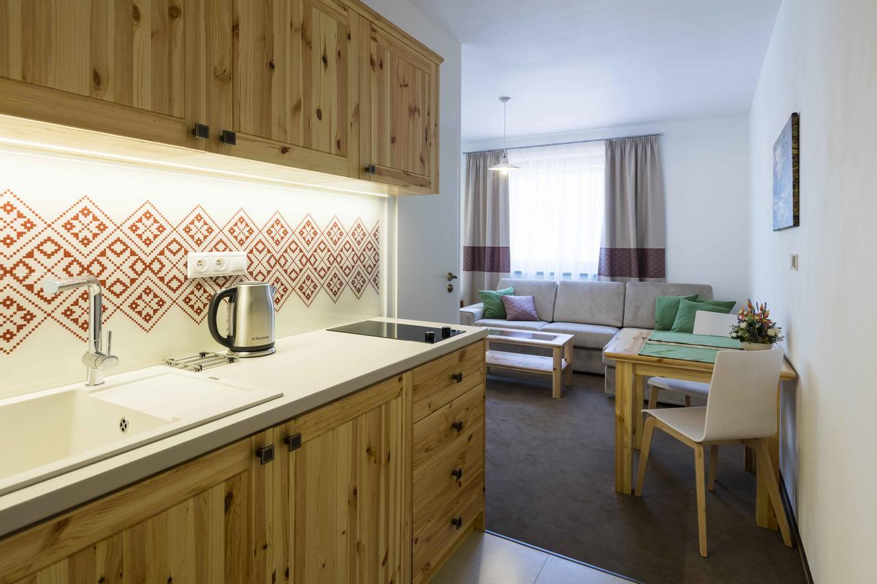 Rezort Gothal Apartmany A Penziony 多纳瓦利 外观 照片