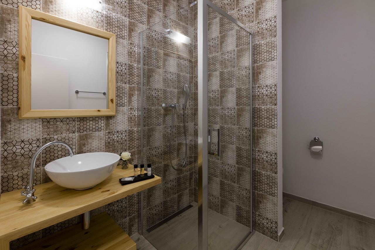 Rezort Gothal Apartmany A Penziony 多纳瓦利 外观 照片