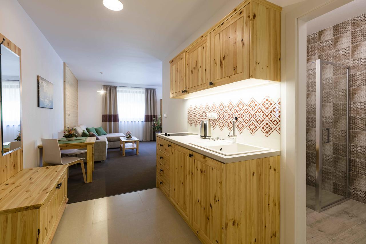 Rezort Gothal Apartmany A Penziony 多纳瓦利 外观 照片